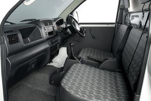 Gambar ruang kabin mobil Suzuki Mega Carry 2018