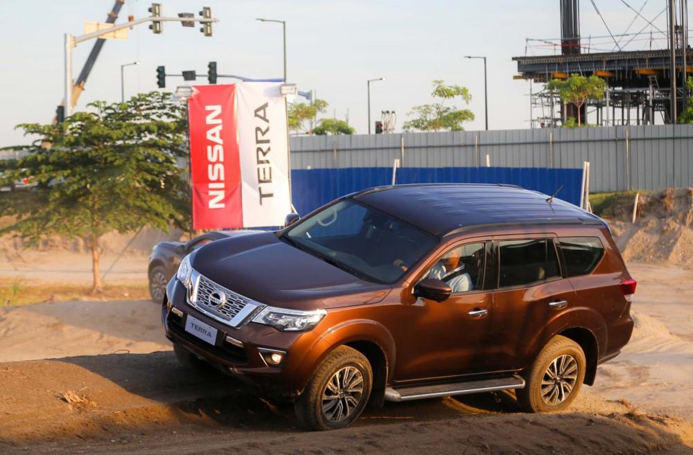 Тойота терра. Тест драйв Nissan Terra 22 года 165 лошадиных сил.