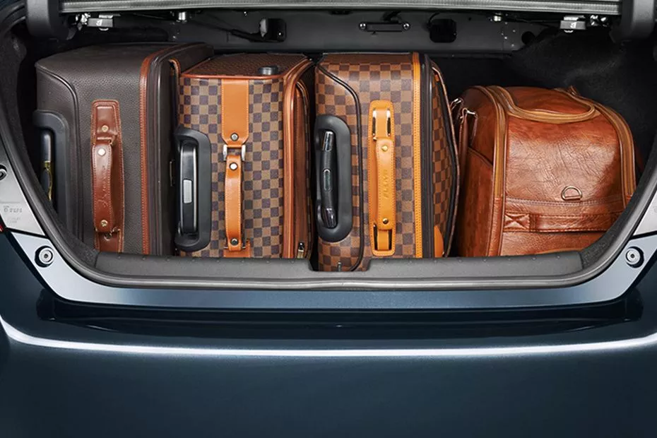 gambar bagasi honda civic 2016 yang mampu menampung 4 koper besar