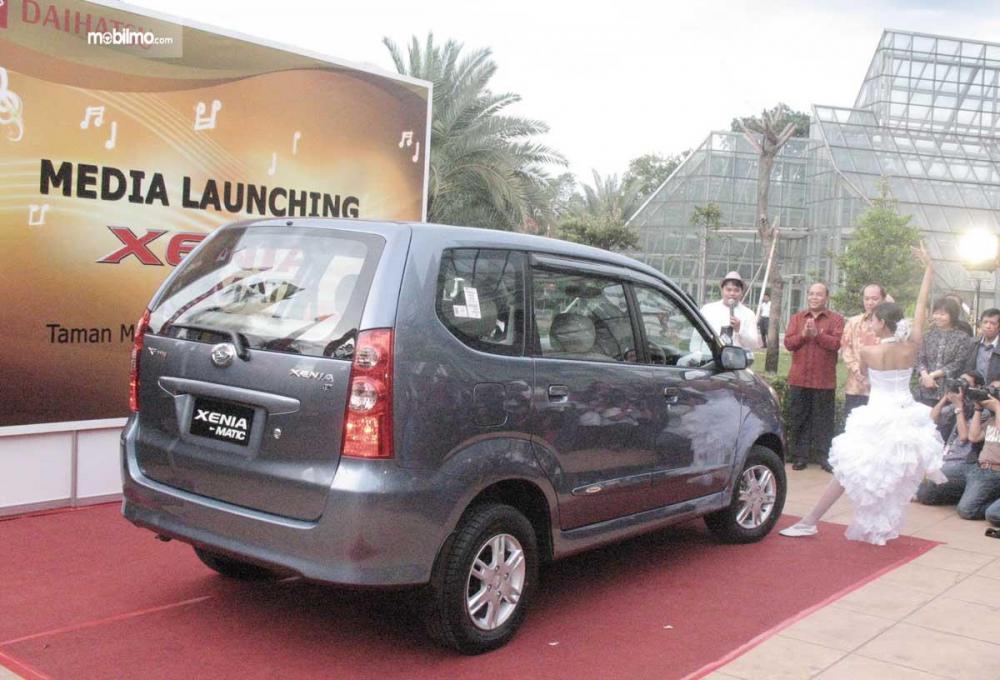 Tampak Sebuah Daihatsu Xenia Matik DI Launching