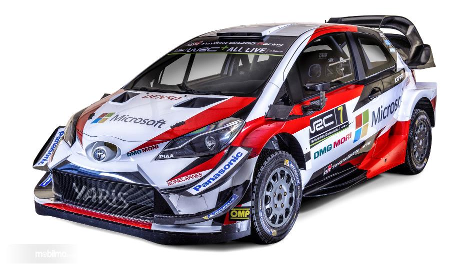 Gambar mobil Toyota Yaris WRC 2018 dilihat dari sisi depan