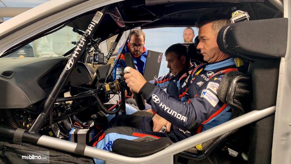 Gambar menunjukkan Rollcage Hyundai i20 Coupe WRC 2019