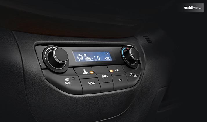 Gambar ini menunjukkan fitur audio pada head unit mobil Suzuki Ertiga Suzuki Sport 2019