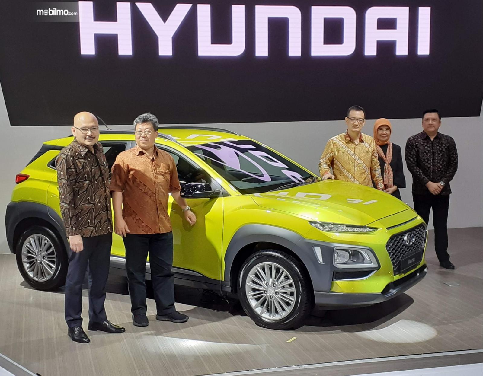 Foto bersama saat Peluncuran Hyundai KONA 2019 di pameran Telkomsel IIMS 2019