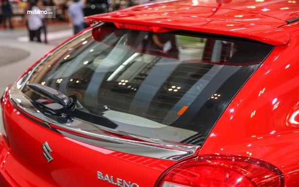 Eksterior Belakang Suzuki Baleno 2017 sudah dilengkapi dengan Spoiler dan lampu LED Rear Combination