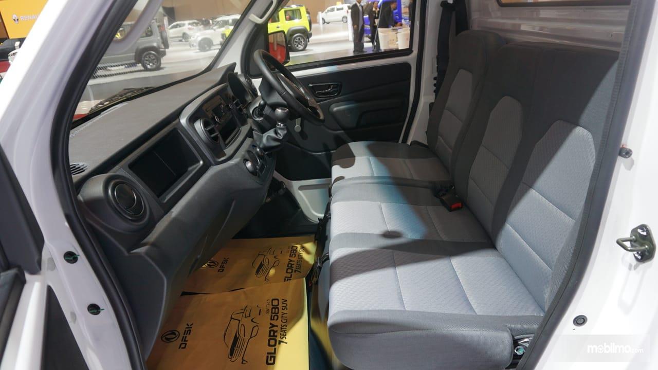 Gambar bagian Kursi mobil DFSK Super Cab Bensin 2019 