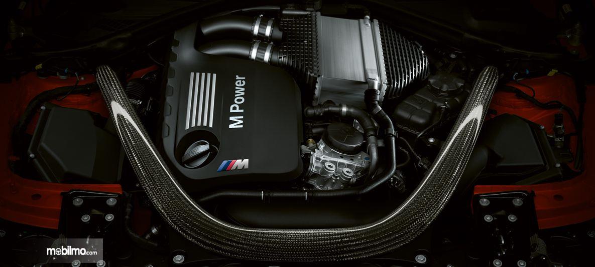 Foto mesin BMW M4 Coupé