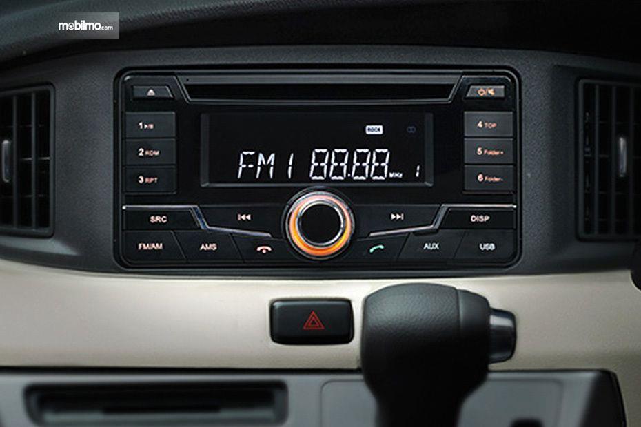 Foto fitur audio Daihatsu Sigra 1.2 R AT Deluxe 2016