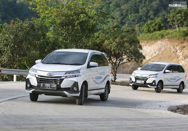 Foto menunjukkan Daihatsu Xenia 2019 sedang test drive di Sumatera
