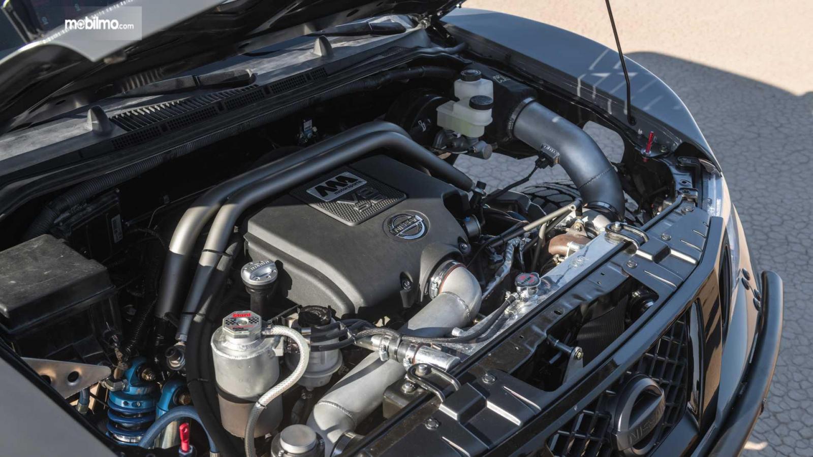 Foto Mesin Nissan Navara Titan V8 Turbo yang dipamerkan di SEMA 2019