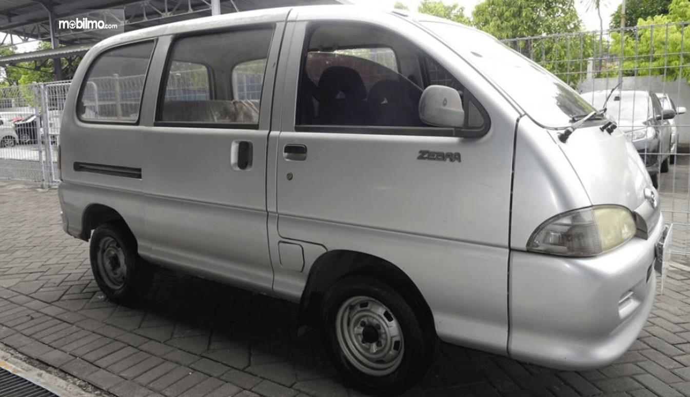 Review Daihatsu Espass 2005 Mobil Minibus Interior Lega Harga Terjangkau