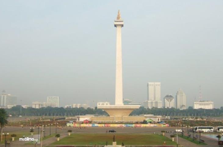 Gambar ini menunjukkan kawasan Monumen Nasional di Jakarta