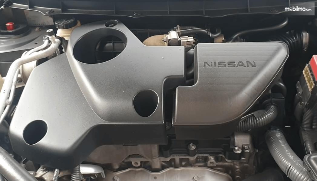 Gambar ini menunjukkan mesin Nissan X-Trail XT Facelift 2013