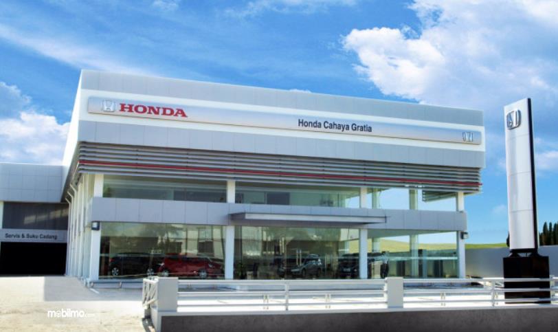 Gambar ini menunjukkan dealer Honda di kendari