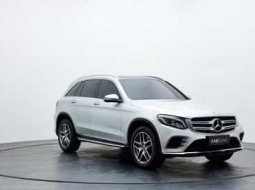2018 Mercedes-Benz GLC 200 AMG Line Abu-abu - Jual mobil bekas di Banten
