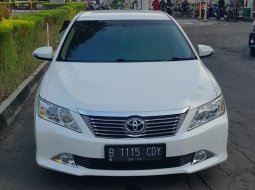 2013 Toyota Camry 2.5 V Putih - Jual mobil bekas di Jawa Barat