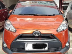 2017 Toyota Sienta V Orange - Jual mobil bekas di DKI Jakarta