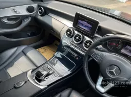 2017 Mercedes-Benz C200 AMG Sedan