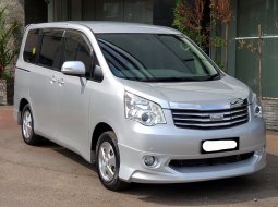 2013 Toyota NAV1 V Silver - Jual mobil bekas di DKI Jakarta