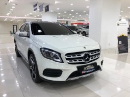 2017 Mercedes-Benz GLA 200 AMG Line Putih - Jual mobil bekas di DKI Jakarta