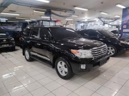 2012 Toyota Land Cruiser 200 Full Spec A/T Diesel Hitam - Jual mobil bekas di DKI Jakarta