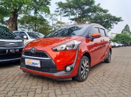 2017 Toyota Sienta V MT Orange - Jual mobil bekas di Banten