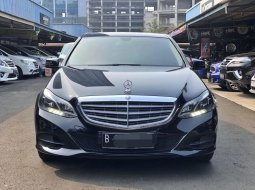 2016 Mercedes-Benz E-Class E 200 Hitam - Jual mobil bekas di DKI Jakarta