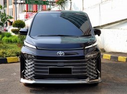 2022 Toyota Voxy 2.0 A/T Ungu - Jual mobil bekas di DKI Jakarta
