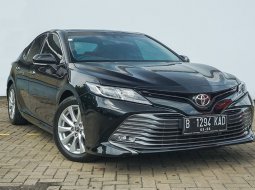 2020 Toyota Camry 2.5 V Hitam - Jual mobil bekas di Jawa Barat