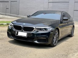 2020 BMW 5 Series 530i M Sport Hitam - Jual mobil bekas di DKI Jakarta