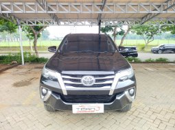 2017 Toyota Fortuner 2.4 VRZ AT Hitam - Jual mobil bekas di Banten