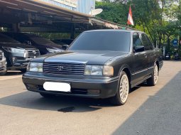 1992 Toyota Crown Super Saloon Abu-abu hitam - Jual mobil bekas di DKI Jakarta
