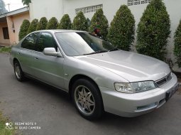 1997 Honda Accord 2.0 Automatic Putih gading - Jual mobil bekas di Jawa Tengah