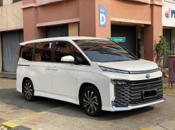 2022 Toyota Voxy 2.0 A/T Putih - Jual mobil bekas di DKI Jakarta