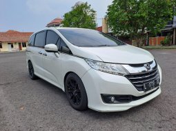 2014 Honda Odyssey 2.4L Putih - Jual mobil bekas di Jawa Timur