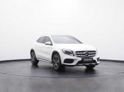 2018 Mercedes-Benz GLA 200 Gasoline Putih - Jual mobil bekas di Jawa Barat