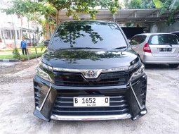 2018 Toyota Voxy 2.0 A/T Hitam - Jual mobil bekas di Jawa Barat