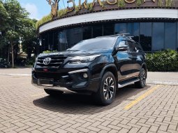 2018 Toyota Fortuner 2.4 TRD AT Hitam - Jual mobil bekas di Banten