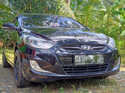 2012 Hyundai Avega Hitam - Jual mobil bekas di Kalimantan Selatan