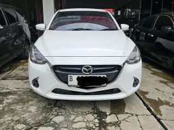 2017 Mazda 2 R AT Putih - Jual mobil bekas di Jawa Barat