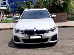 2021 BMW 3 Series 320i M Sport Putih - Jual mobil bekas di DKI Jakarta