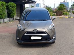 2018 Toyota Sienta V CVT Coklat - Jual mobil bekas di DKI Jakarta