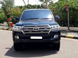 2021 Toyota Land Cruiser 4.5 V8 Diesel Hitam - Jual mobil bekas di DKI Jakarta