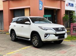 2018 Toyota Fortuner 2.4 VRZ AT Putih - Jual mobil bekas di DKI Jakarta