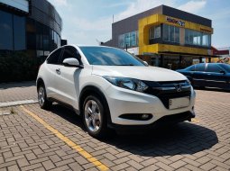 2018 Honda HR-V E CVT Putih - Jual mobil bekas di Banten
