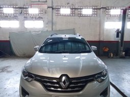 2021 Renault Triber RXZ AT Silver - Jual mobil bekas di Bali