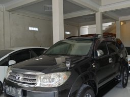 2009 Toyota Fortuner G Hitam - Jual mobil bekas di DI Yogyakarta