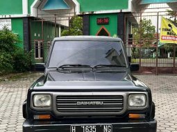 1993 Daihatsu Taft Rocky Hitam - Jual mobil bekas di Jawa Tengah