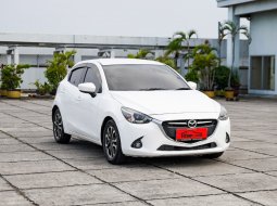 2016 Mazda 2 R Putih - Jual mobil bekas di DKI Jakarta