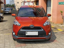 2018 Toyota Sienta V CVT Orange - Jual mobil bekas di DKI Jakarta
